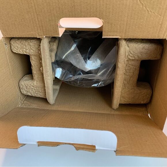 Dash Black 8 in Waffle Maker NIB - Picture 2 of 3